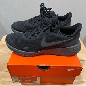 [Brand New] Nike Revolution 5 (GS) Youth Black Shoes